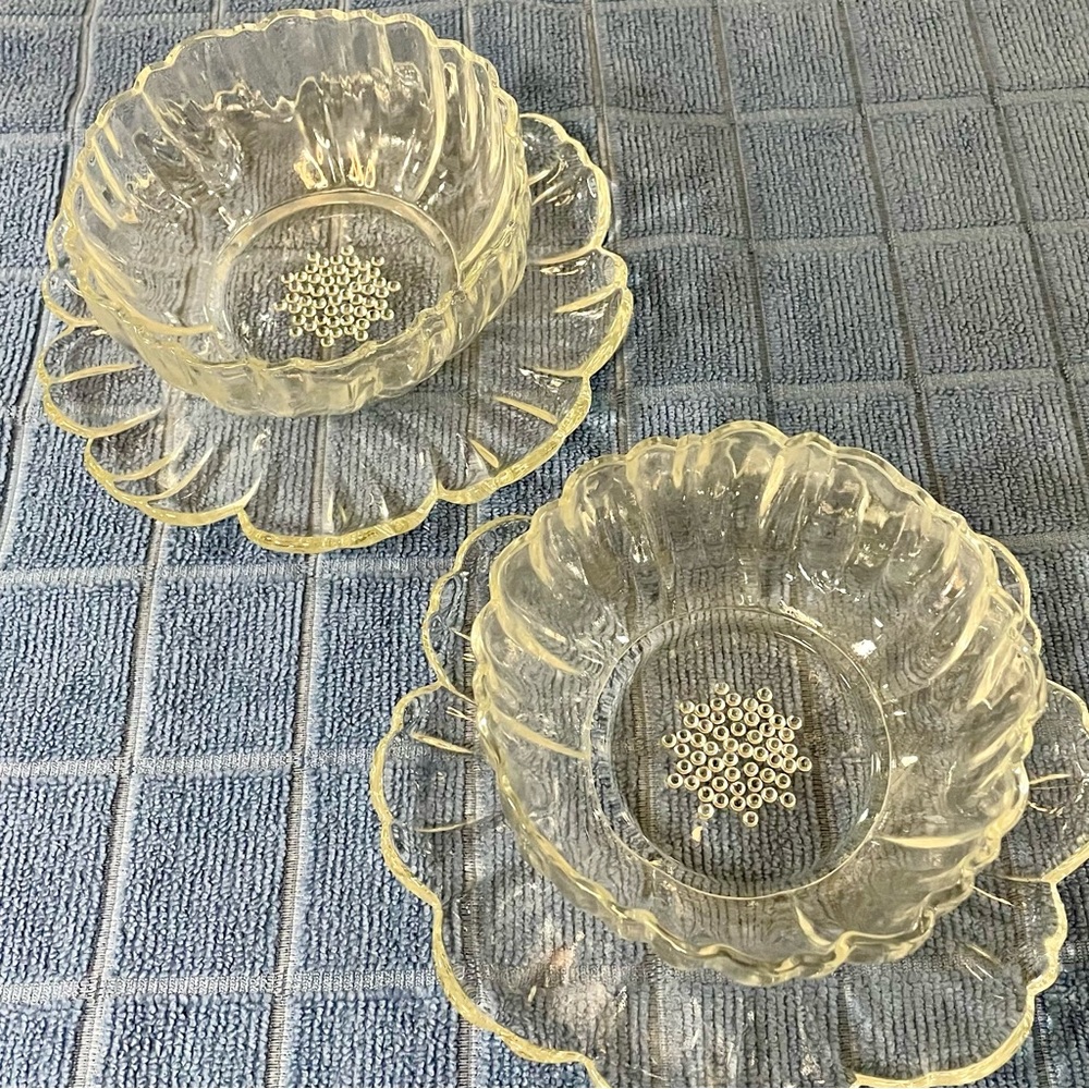 Vintage Hazel Atlas Sunflower Berry Bowl with Attached Flower Shaped Underplate
